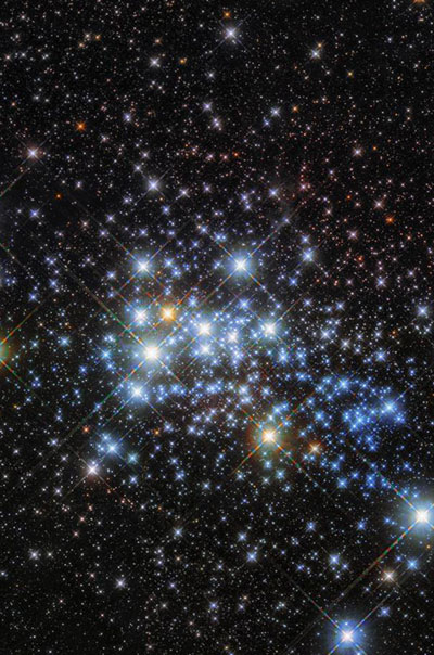 Espace : Hubble, réserve de jeunes étoiles à 1500 AL