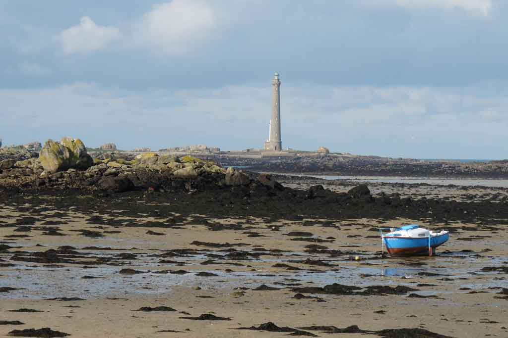 Une baie à marée basse en Bretagne ...